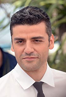 How tall is Oscar Isaac?